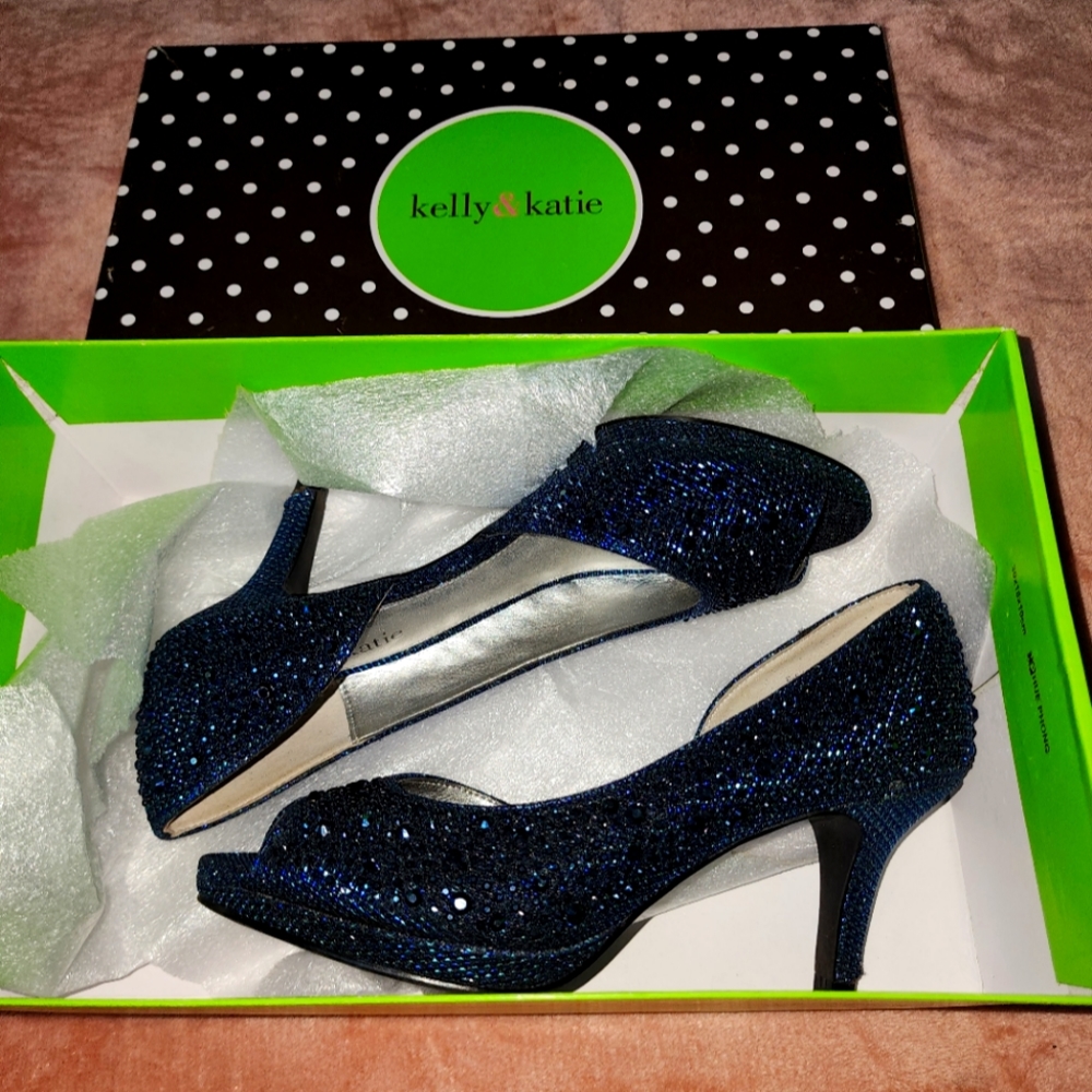 Kelly & Kate shoes size 6